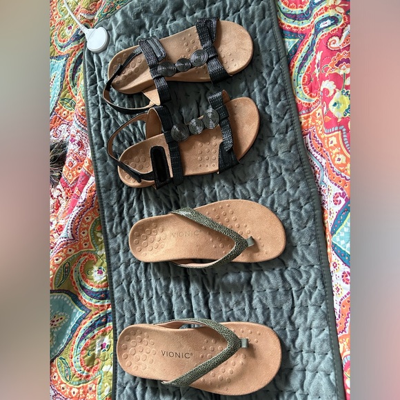 Ladies sz 8 never worn vionic sandles. Green and black leather. - Picture 1 of 1